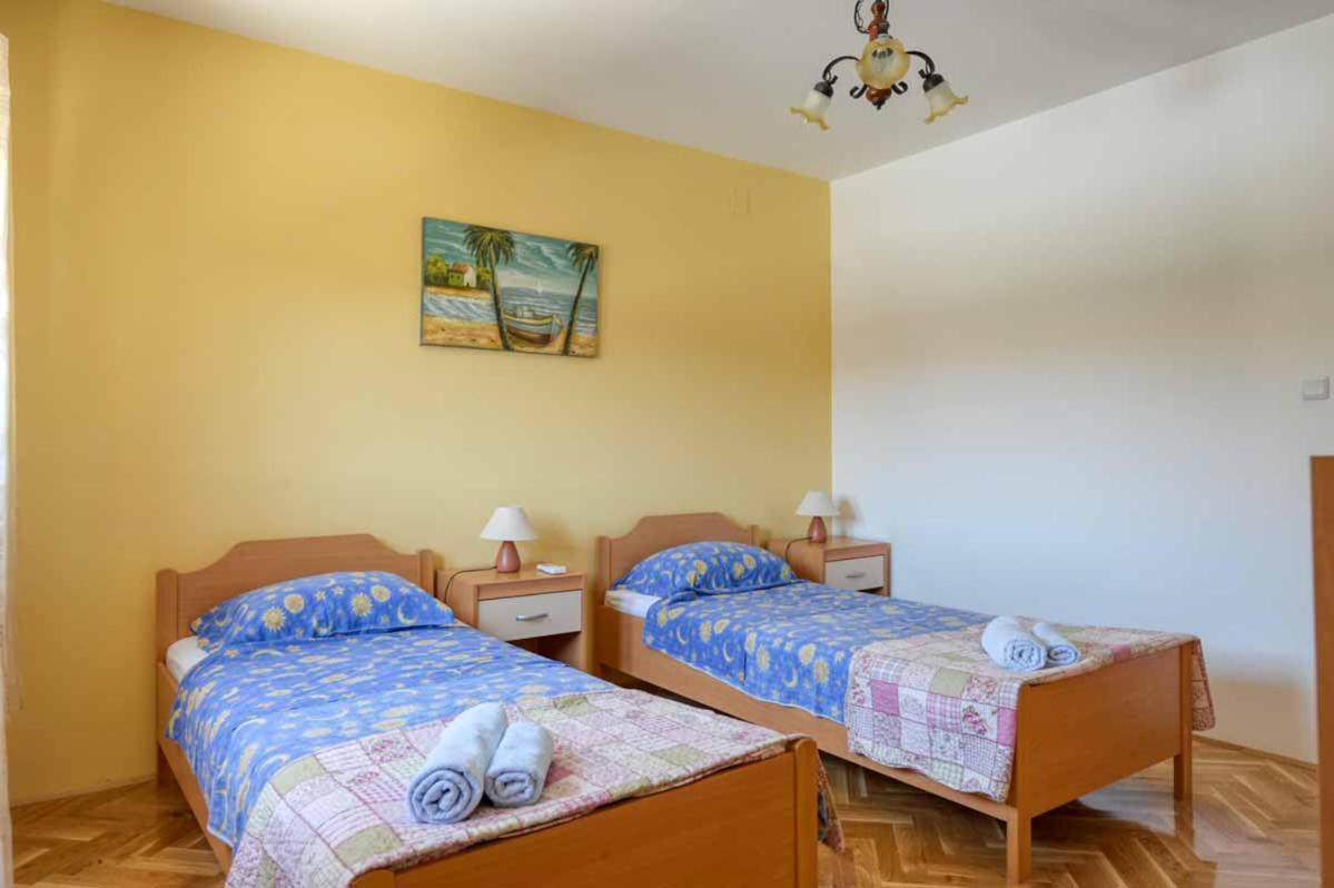 House Melly With Swimming Pool Villa Rovinjsko Selo Kültér fotó