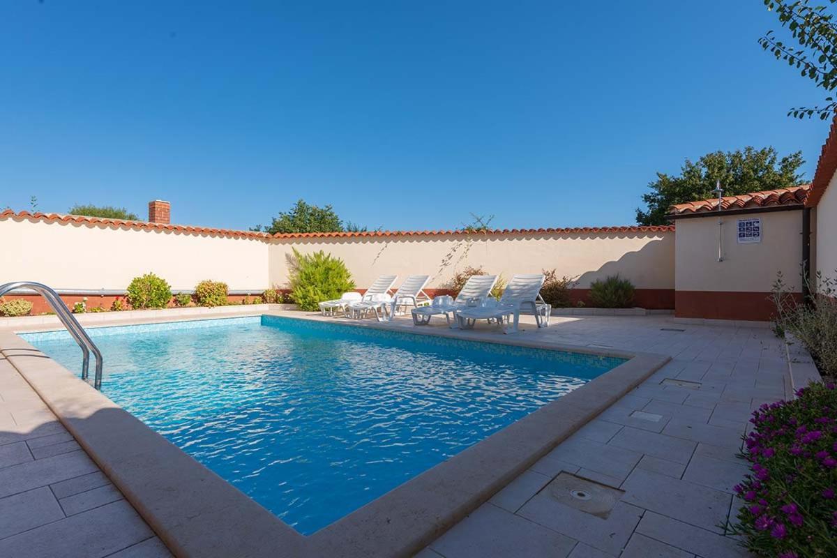 House Melly With Swimming Pool Villa Rovinjsko Selo Kültér fotó