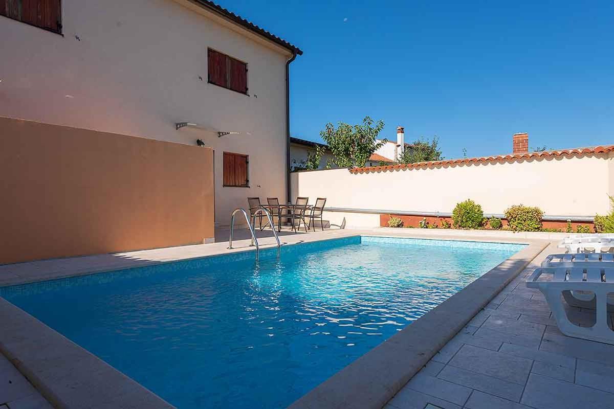 House Melly With Swimming Pool Villa Rovinjsko Selo Kültér fotó